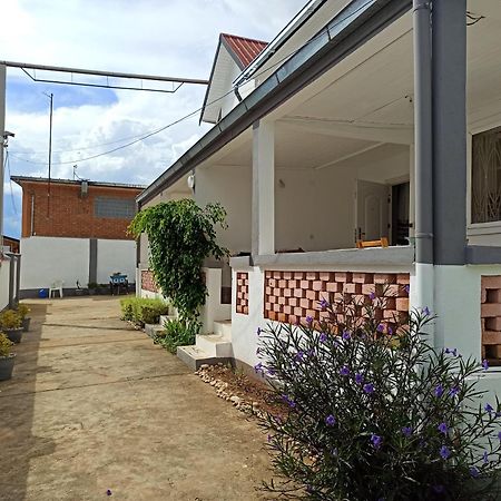 Chez Jeanne Chambre D'Hote Антананариву Екстериор снимка